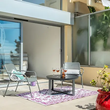 Vue Des Anges,breathless Views Over Baie Des Anges *